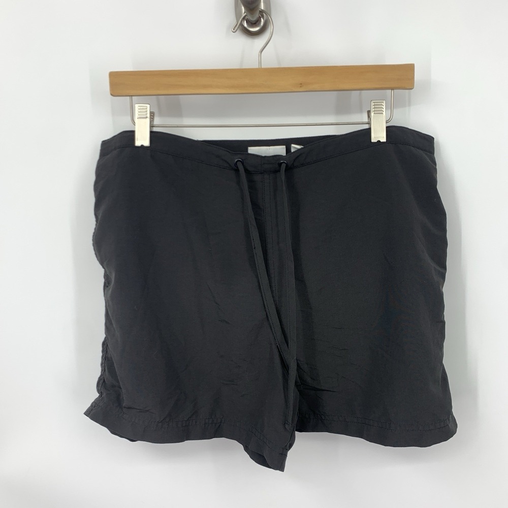 LL Bean Women Size Small Shorts Black Nylon Quick Dry Bermuda Swim Liner Board